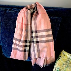 Pink light Burberry scarf